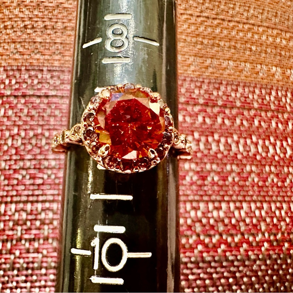 Fragrant Jewels Gold Ring with Vibrant Red Gem